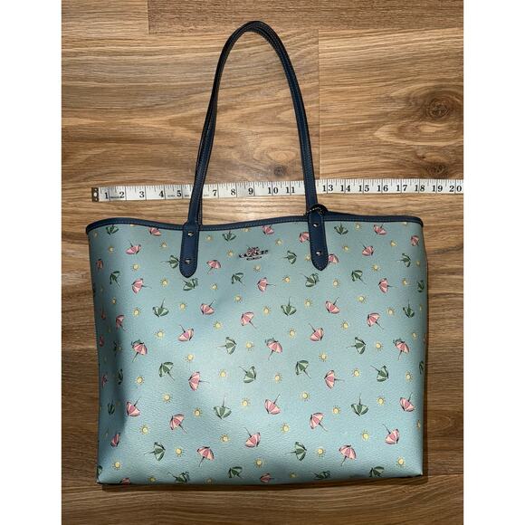 Coach Reversible City Tote with Beach Umbrella Print - Picture 6 of 12